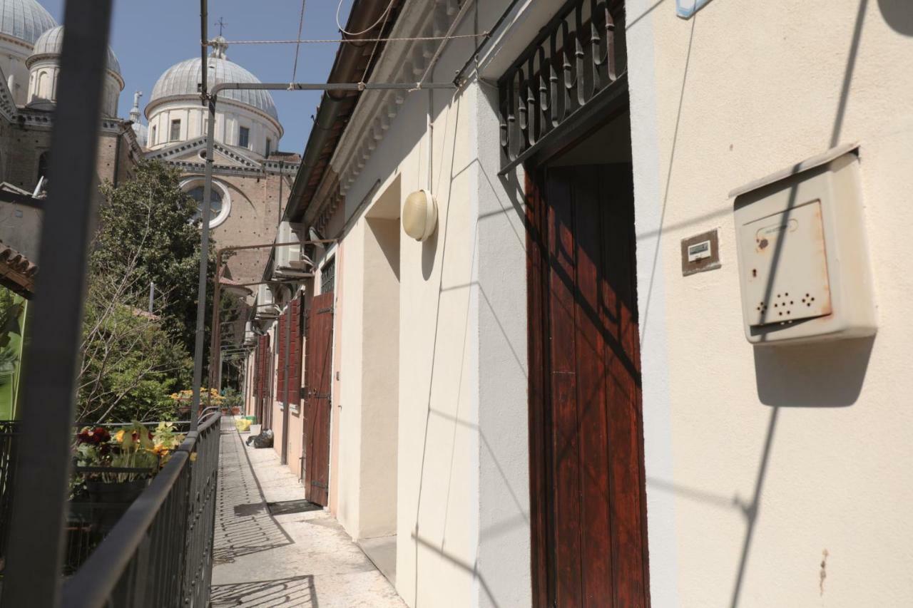 Om Plus Santa Giustina Padua Exterior foto